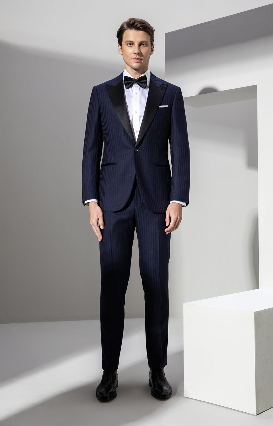 Men's Suits-8907009
